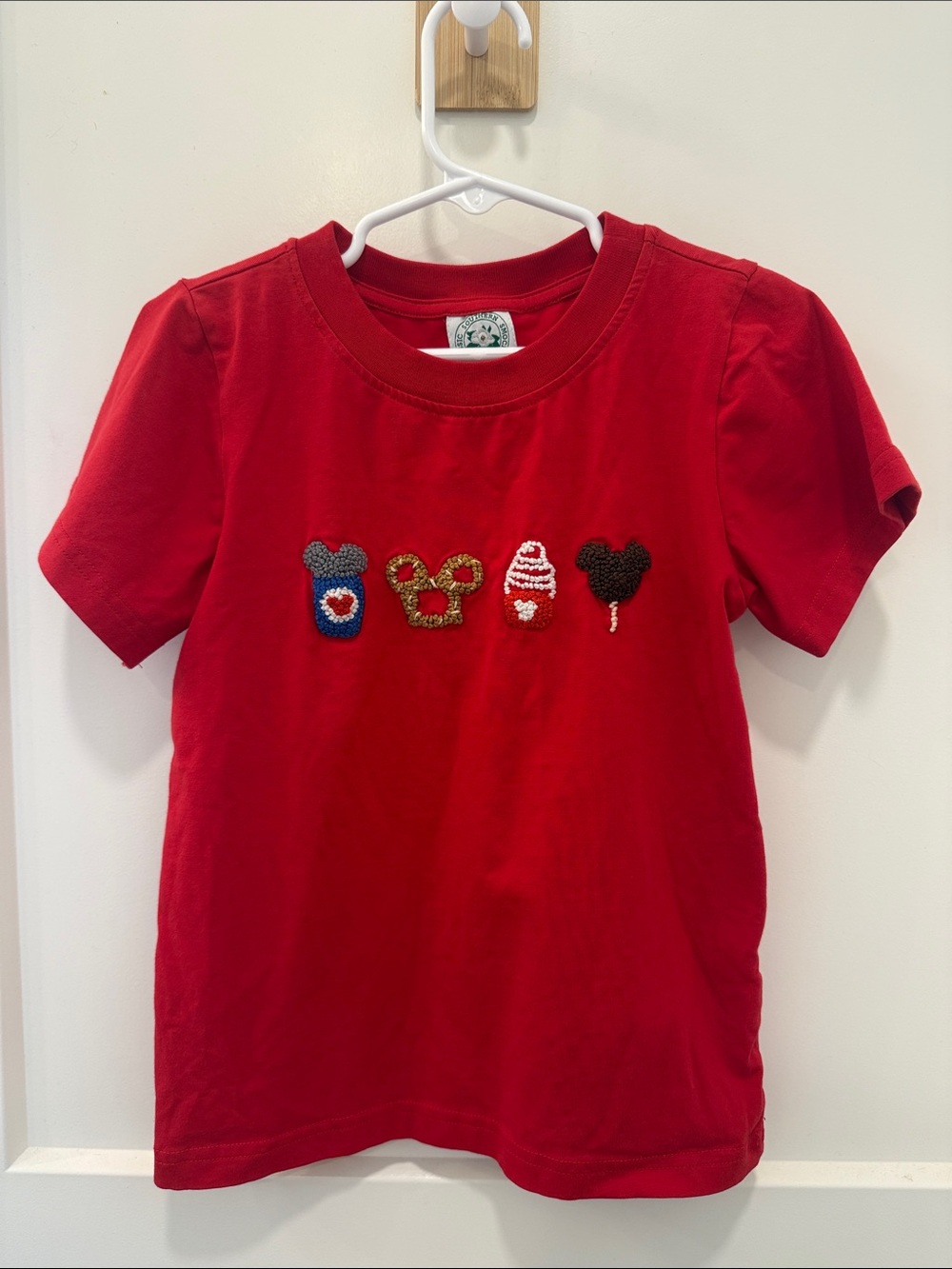 Kids Red Crewneck T-Shirt with Disney Snacks Embroidered Icons